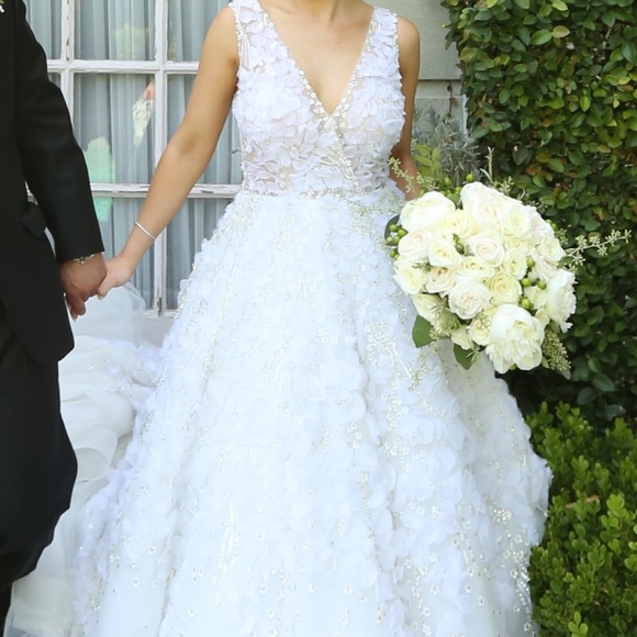 Wedding Dress - Picture 1 of 5